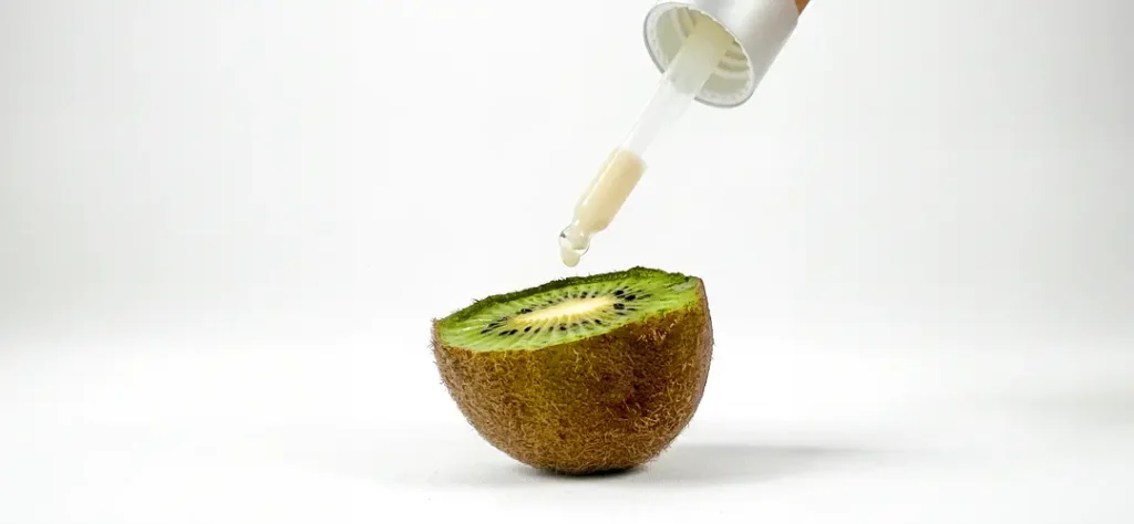 Kiwi con Pipeta de Serum Blast C Velvet con Vitama C