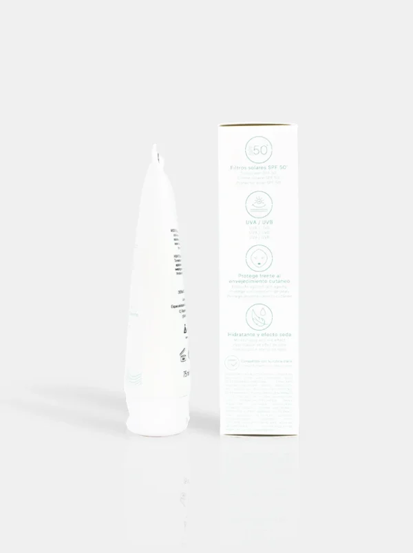 Light Emulsion SPF 50+ - Image 2